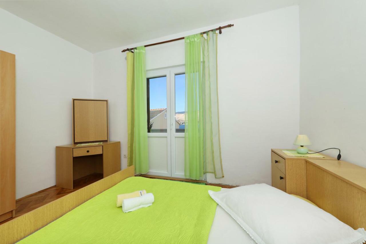 Apartmani Mila Pag Town Exterior foto