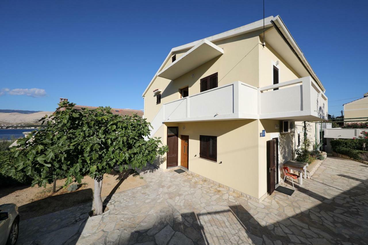 Apartmani Mila Pag Town Exterior foto
